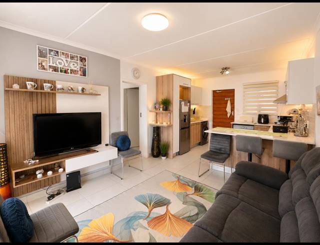 1 BEDROOM APARTMENT FOR SALE IN MODDERFONTEIN